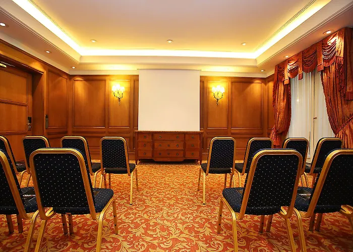 M Social Hotel 4*