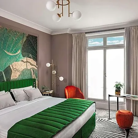 M Social Hotel 4*